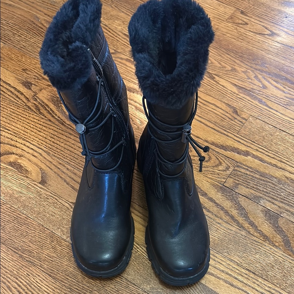 Khombu black womens boots size 8